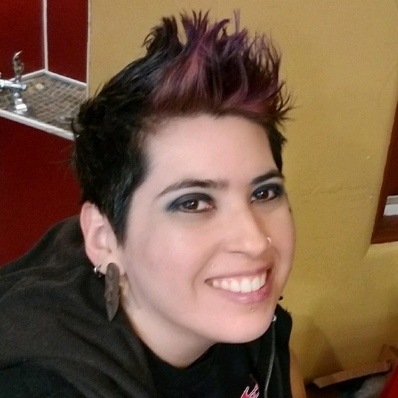 Meet the Posher Other - Meet your Posher, Christina